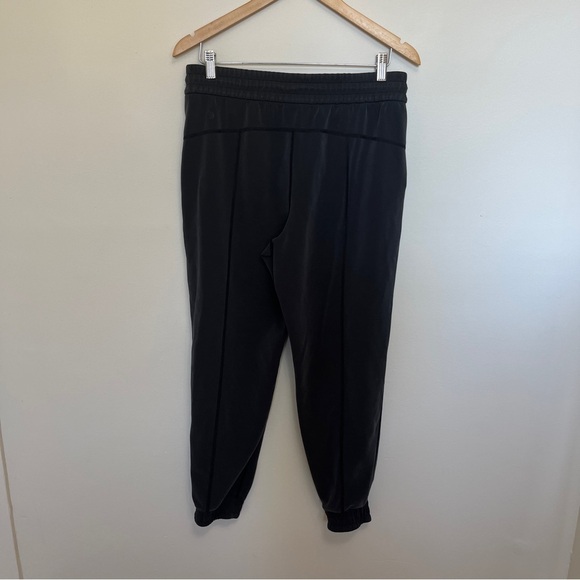 Lululemon Softstreme High-Rise Jogger Pant in Faded Black Size 10 - Picture 4 of 5